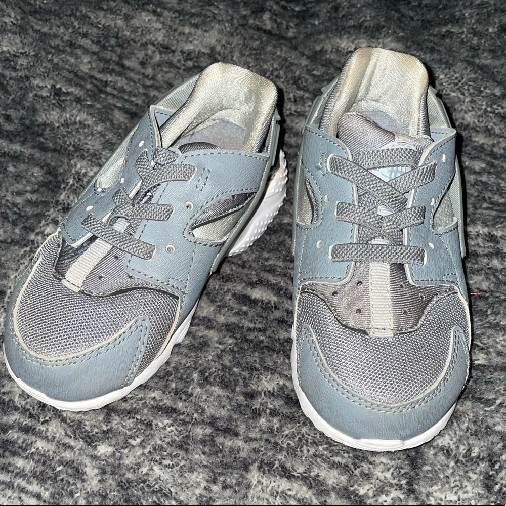 Grey Nike Hurraches